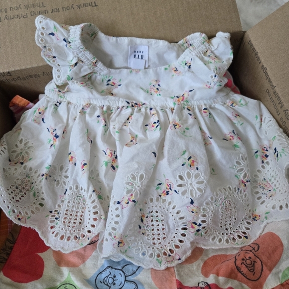 Mystery Box With 4-5lbs Baby Clothes - Picture 9 of 10